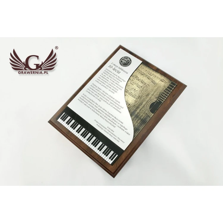 DYPLOM DLA PIANISTY GRAWEROWANY LASEREM - pionowy - SL039