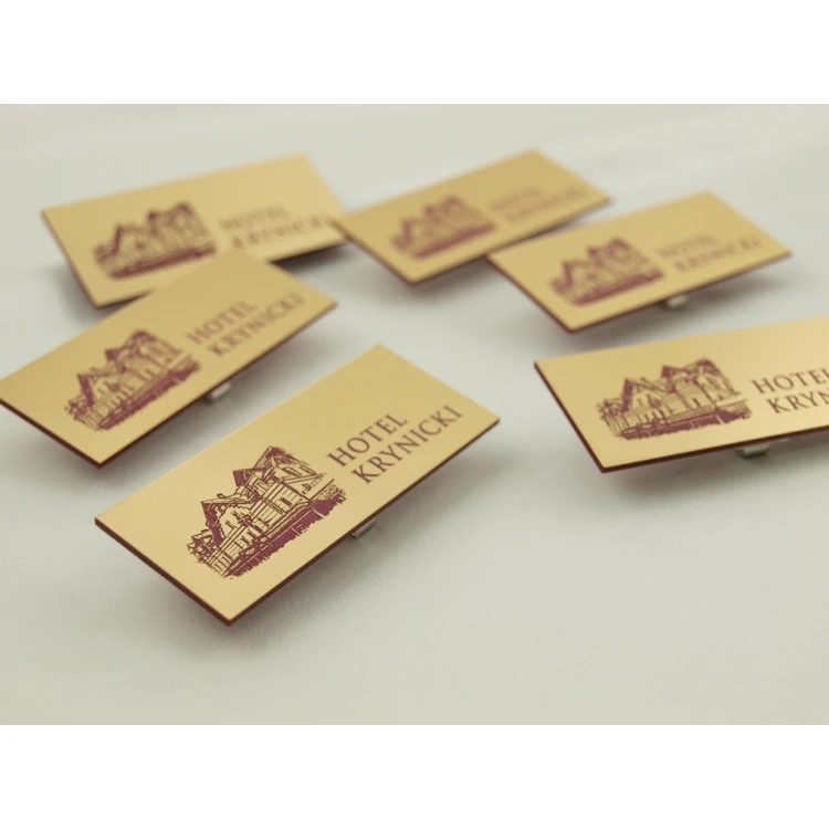 Identyfikator hotelowy - Złoty z czerwonym grawerem - 75x30mm - ID017