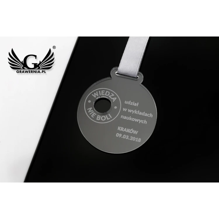 Medal akrylowy grawerowany laserem - średnica: 50mm - gr. 3mm - MGR048