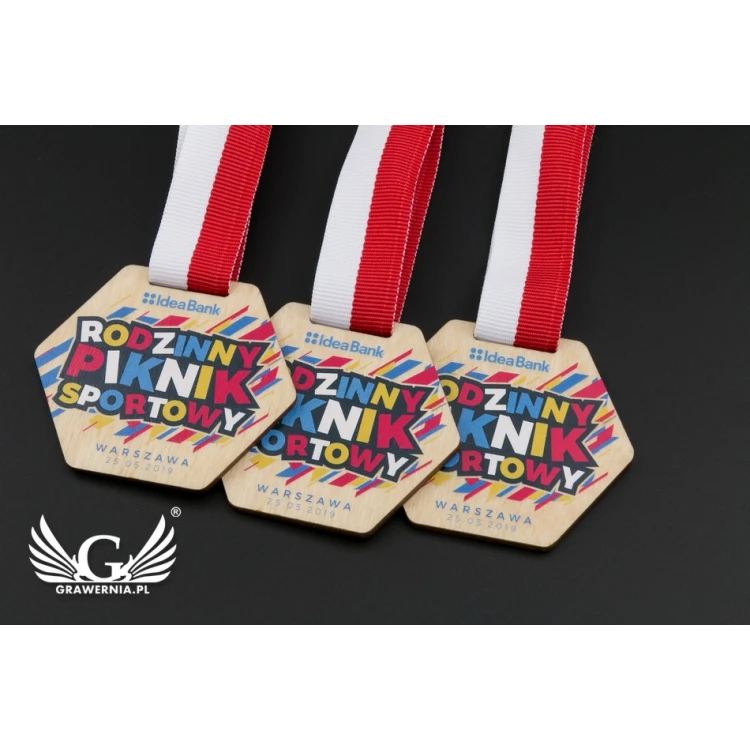 Medal drewniany druk UV - wymiary: 64x54mm - MGR078 