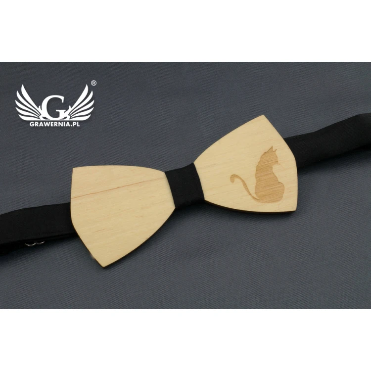 Mucha drewniana - wycinana i grawerowana laserem - MDR030