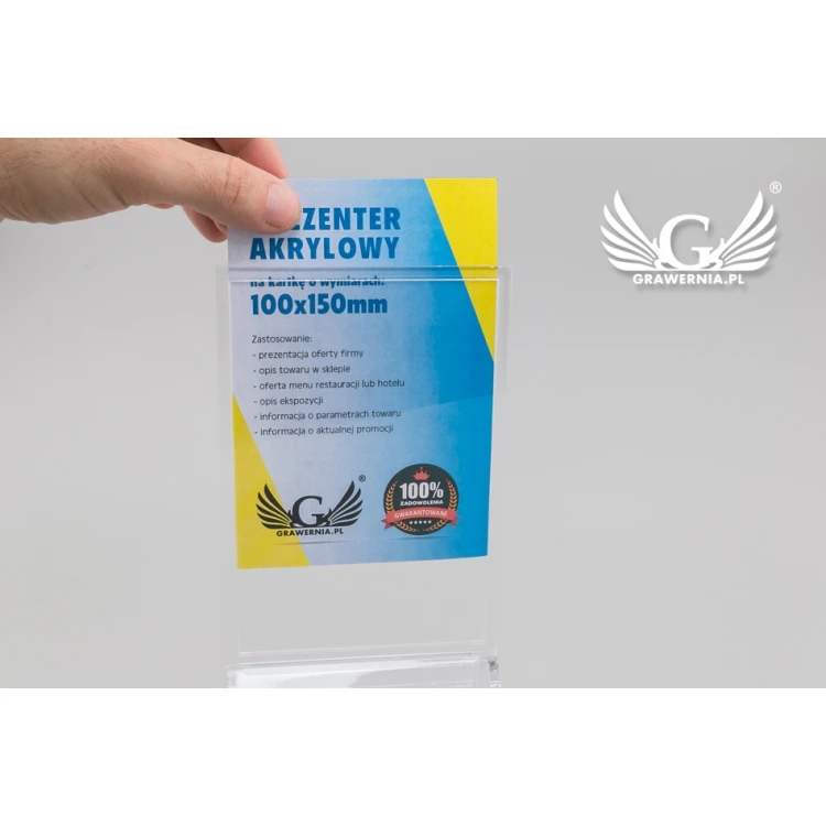 Stojak, ekspozytor plastikowy na kartkę o wym. 100x150mm - model PR017