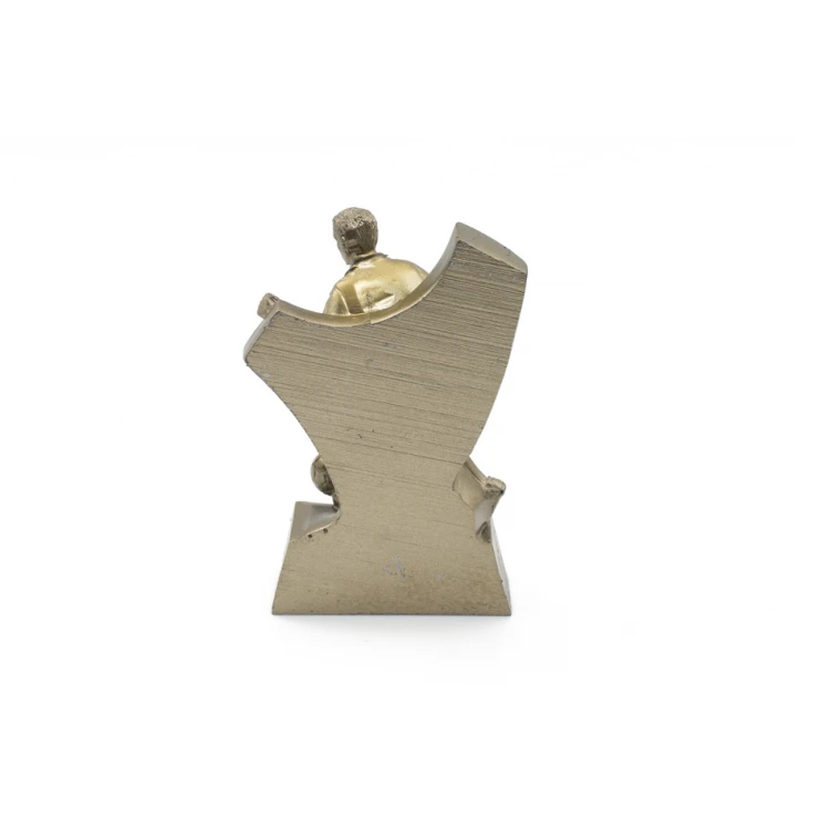 Statuetka Piłkarz - atrakcyjna figurka odlewana z Twoim grawerem - wysokość 10cm - FOL055