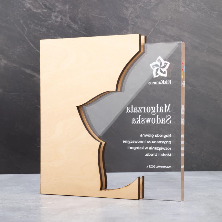 Statuetka akrylowa z drewnianymi elementami - jubileuszowa nagroda dla firmy - wys. 22cm - DTA106