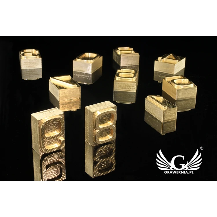 Stempel do wyciskania logotypu na gorąco i zimno - CYFRY - wysokość matrycy: 30mm -  CNC 