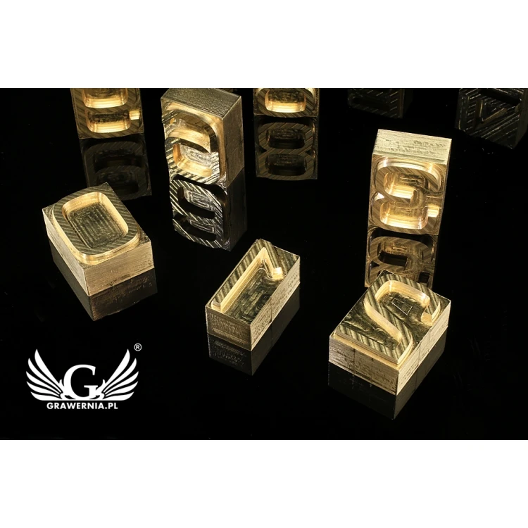 Stempel do wyciskania logotypu na gorąco i zimno - CYFRY - wysokość matrycy: 30mm -  CNC 