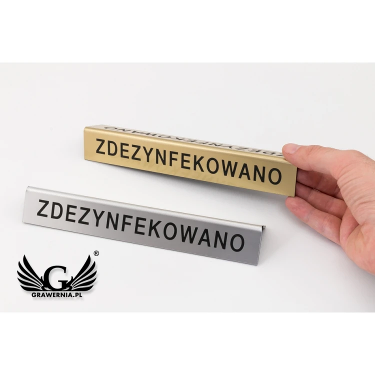 Stojaczek slim z dowolnym tekstem - laminat grawerski metalizowany i szczotkowany - ST008