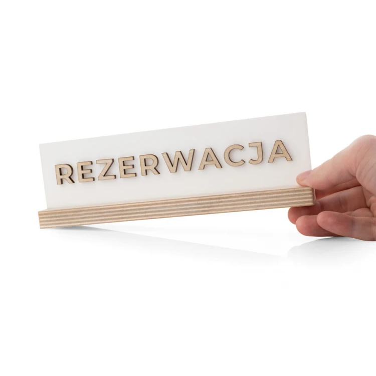 Stojak rezerwacja - biały akryl na drewnianym postumencie - ST043