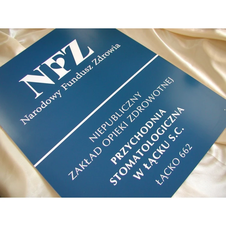 Szyld grawerowany na zewnątrz - wym. 600x450mm