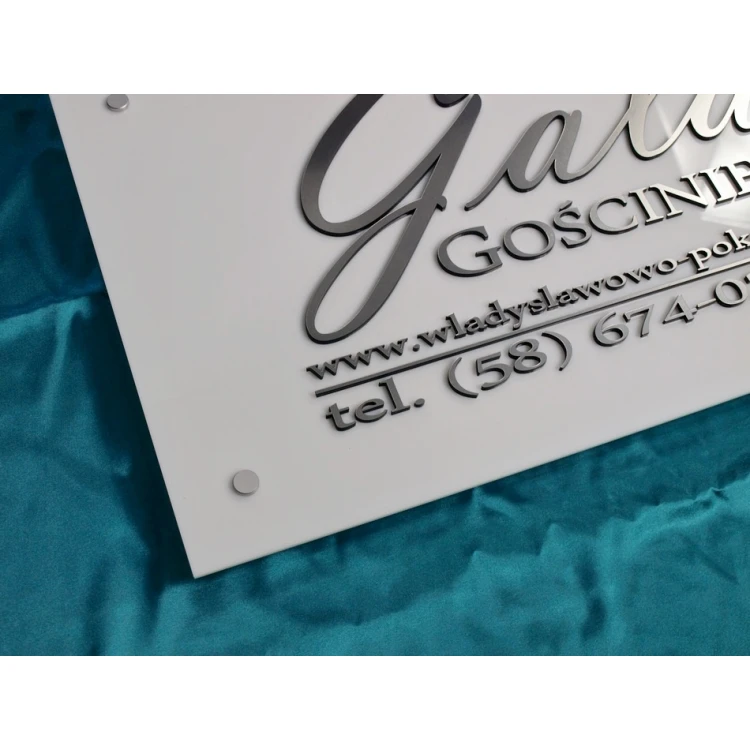 SZYLD Z WYPUKŁYM LOGO TWOJEJ FIRMY - SZ022 - wym. 700x450mm