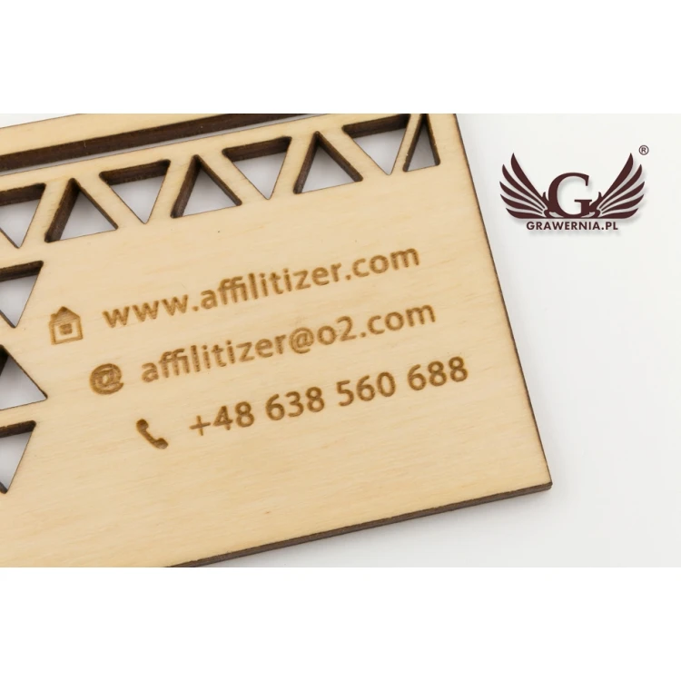 Wizytówki z drewna premium - lakierowane - grawerowane -  WZ024